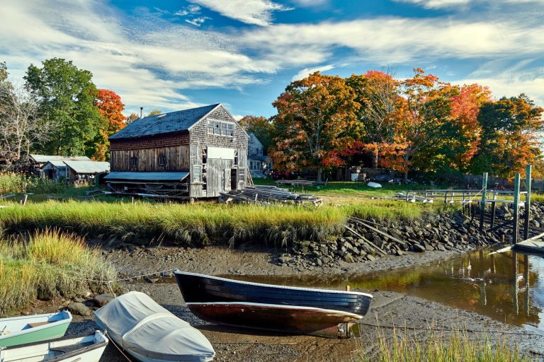 the-complete-guide-to-seasonal-waterfront-maintenance-for-canadian-cottages-1 The Complete Guide To Seasonal Waterfront Maintenance For Canadian Cottages